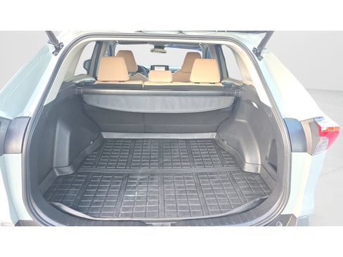 Used 2022 Toyota RAV4 XLE w/ Convenience Package FWD image 9