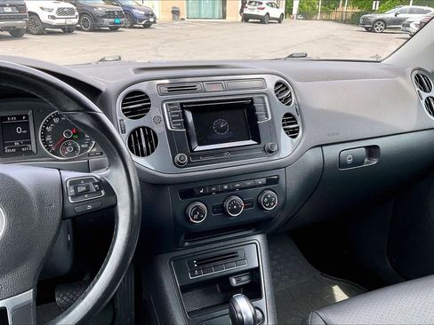 Used 2016 Volkswagen Tiguan S AWD/4WD image 18