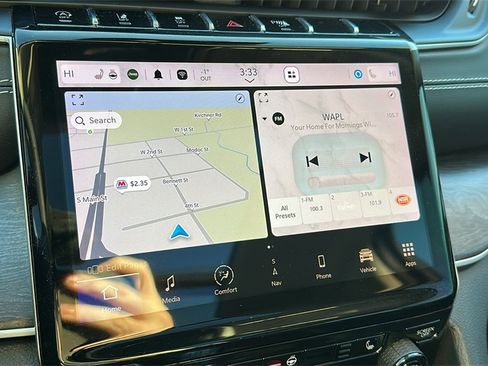 Used 2023 Jeep Grand Cherokee Limited w/ Black Appearance Package image 21