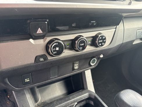 Used 2017 Toyota Tacoma SR5 w/ Tow Package RWD image 23