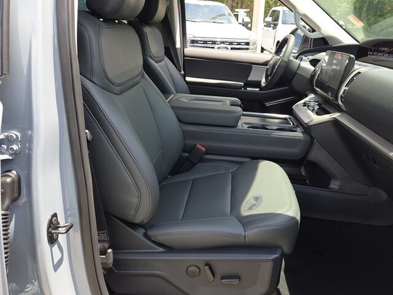 New 2027 Ford Expedition Active RWD image 18