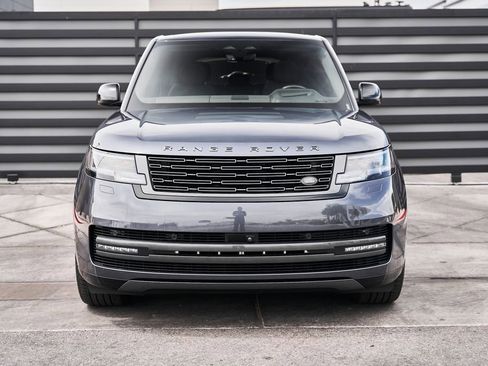 Used 2025 Land Rover Range Rover SE AWD/4WD image 12