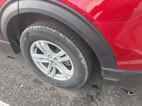 Used 2024 Ford Explorer XLT w/ Class IV Trailer Tow Package image 9