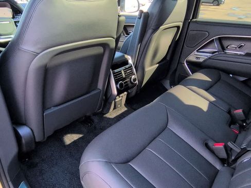 New 2026 Land Rover Range Rover SE AWD/4WD image 18