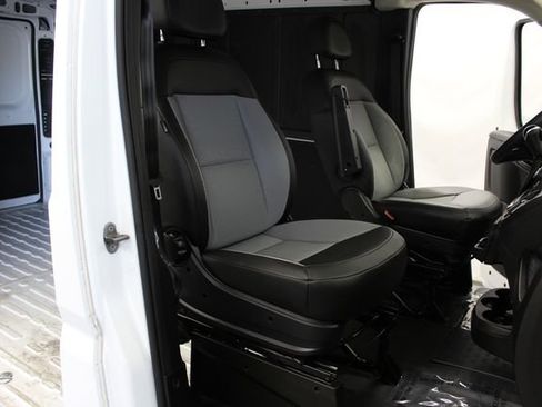 Used 2025 RAM ProMaster 2500 w/ Convenience Group FWD image 24