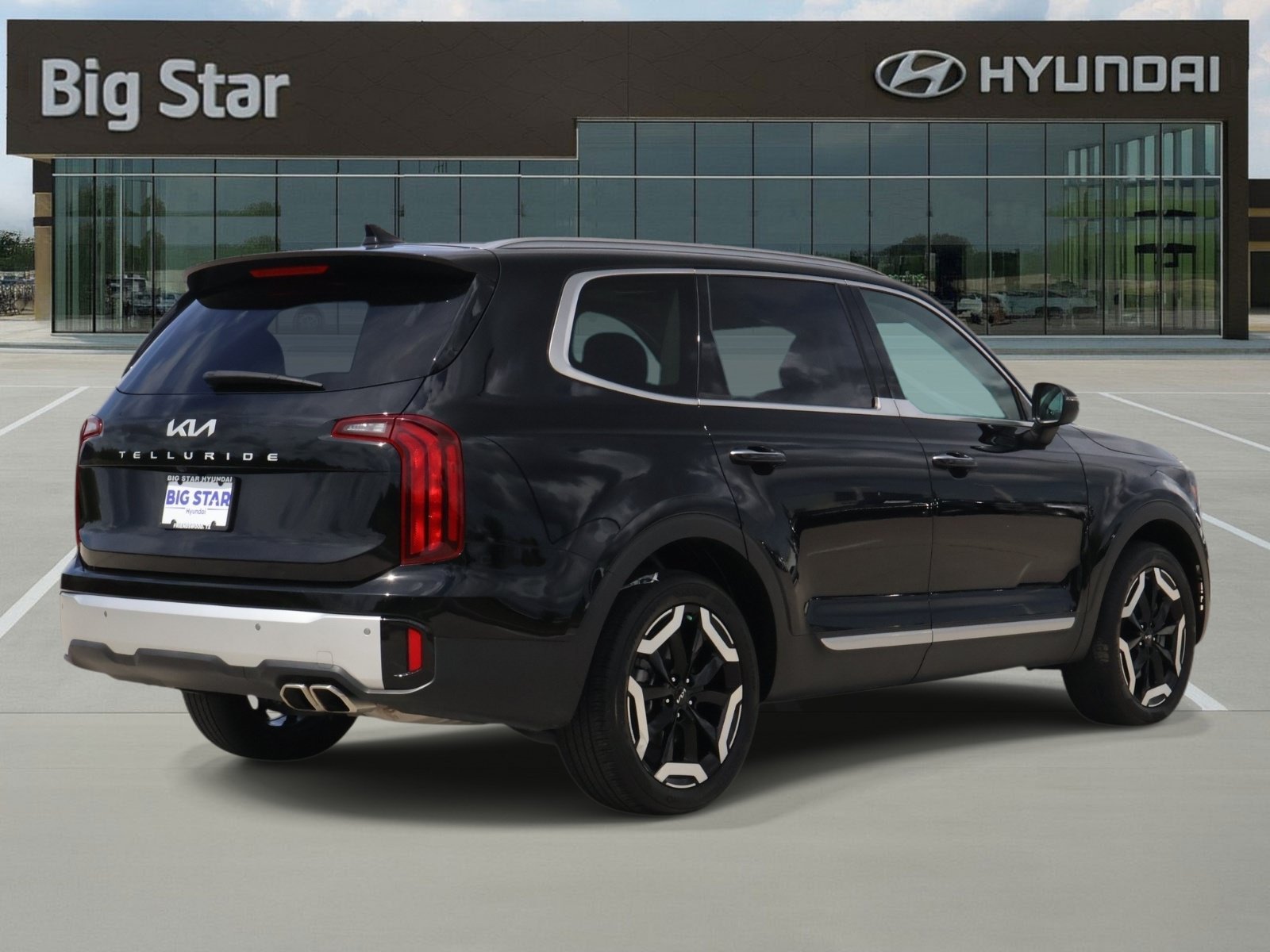 Used 2024 Kia Telluride S w/ S Sunroof Package FWD image 4
