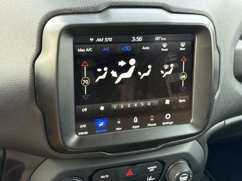 Used 2023 Jeep Renegade Latitude AWD/4WD image 24