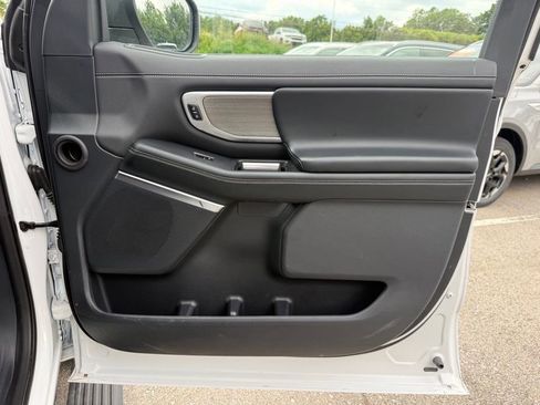 Used 2025 Ford Expedition Max Platinum AWD/4WD image 28
