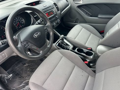 Used 2017 Kia Forte LX FWD image 12