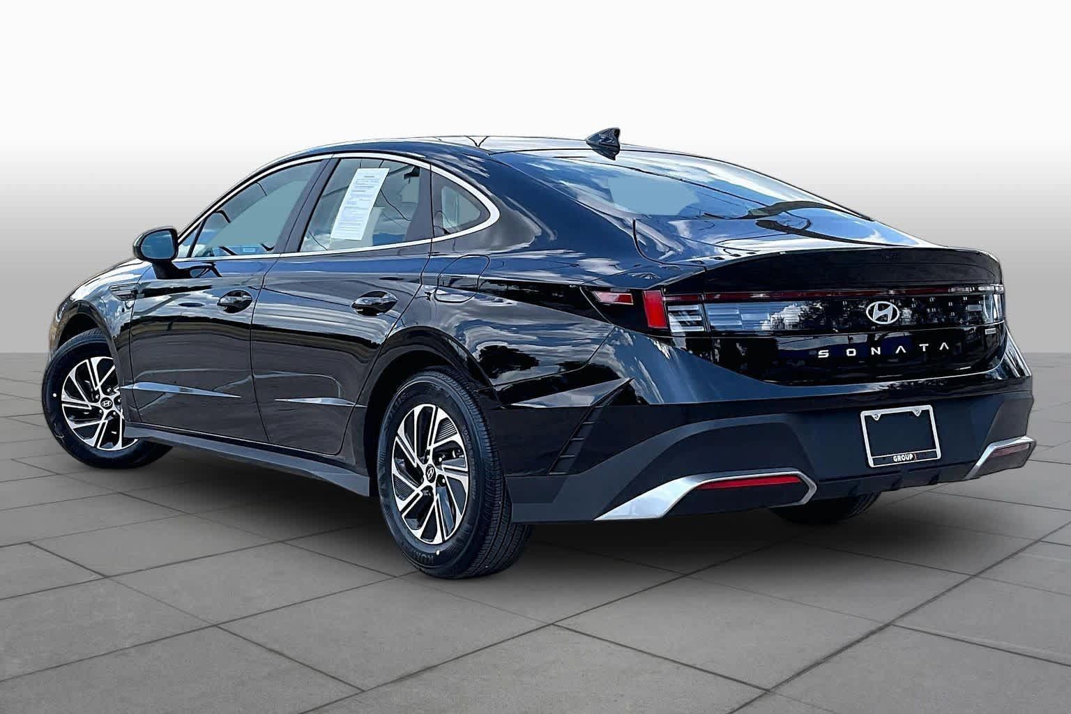 Certified 2026 Hyundai Sonata Blue FWD image 12
