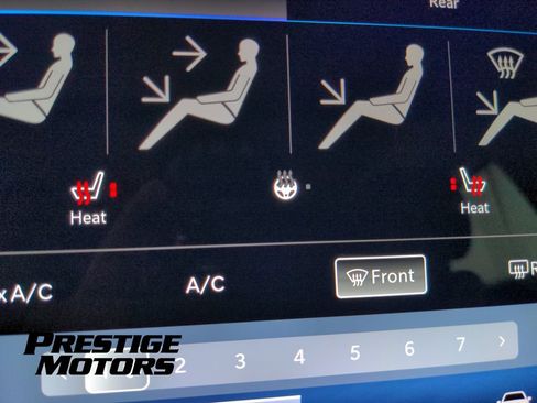 Used 2023 Chrysler Pacifica Touring-L FWD image 21