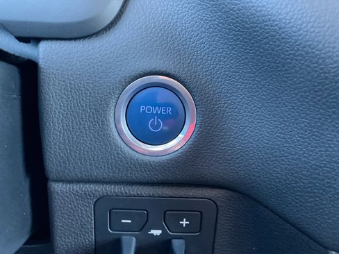 Used 2024 Toyota Tundra Limited image 24