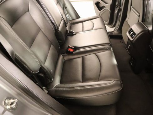 Used 2024 GMC Terrain SLT image 14