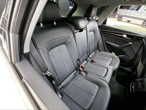 Used 2020 Audi Q5 2.0T Premium Plus w/ Premium Plus Package image 18