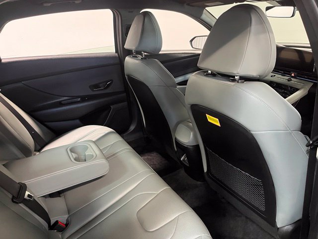 Used 2025 Hyundai Elantra Limited FWD image 15