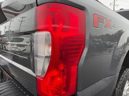 Used 2022 Ford F250 XL w/ STX Appearance Package image 16