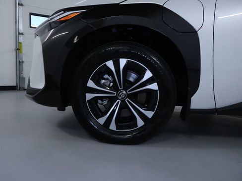 Used 2024 Toyota bZ4X XLE image 32
