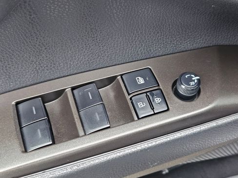 Used 2023 Toyota Camry SE w/ Blackout Package (TMS) AWD/4WD image 10