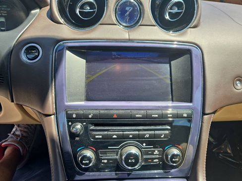 Used 2013 Jaguar XJ image 26