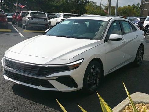 New 2026 Hyundai Elantra Limited image 2