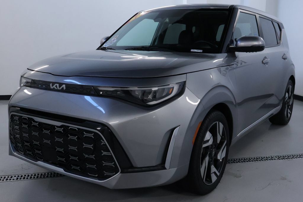 Used 2023 Kia Soul GT-Line w/ GT-Line Technology Package FWD image 3