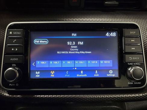 Used 2020 Nissan Kicks S image 19