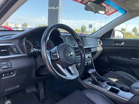 Used 2020 Kia Optima S FWD image 8