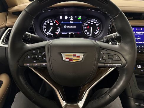 Used 2024 Cadillac XT6 Premium Luxury w/ Platinum Package AWD/4WD image 11