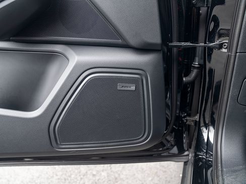 Certified 2026 Porsche Macan AWD/4WD image 19