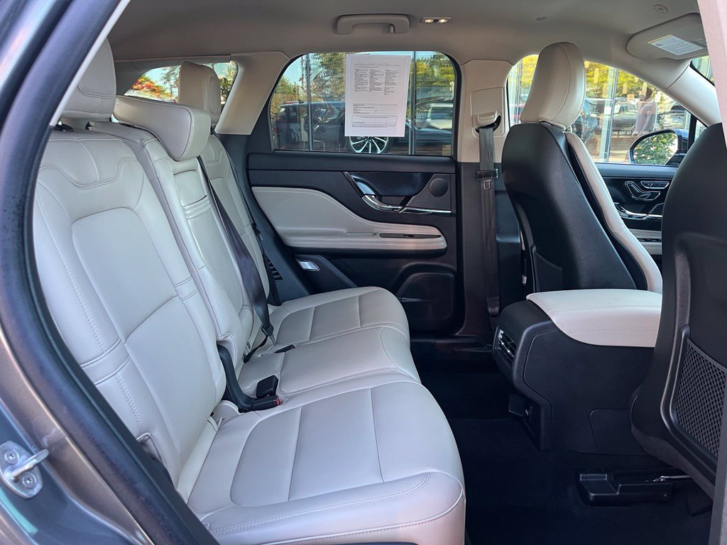 Used 2025 Lincoln Corsair AWD image 19