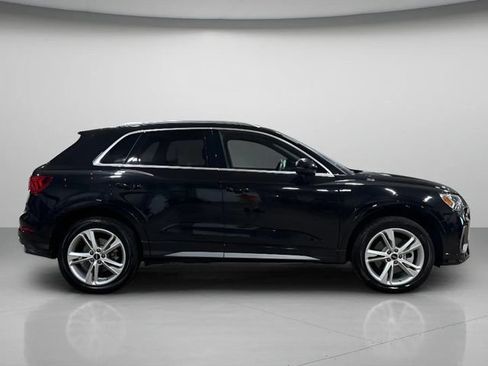 Used 2022 Audi Q3 2.0T Premium Plus w/ Premium Plus Package AWD/4WD image 2