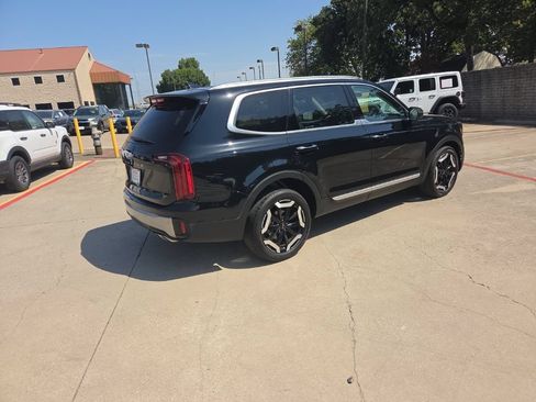 Used 2025 Kia Telluride S FWD image 7