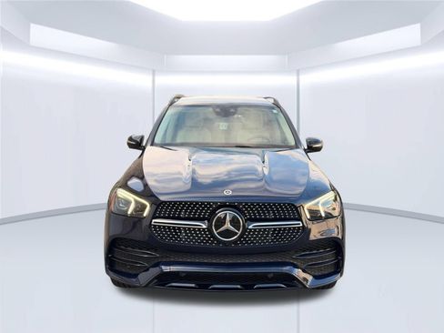 Used 2021 Mercedes-Benz GLE 450 4MATIC w/ AMG Line Exterior image 2