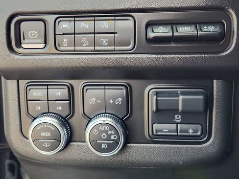 Used 2023 GMC Yukon AT4 w/ AT4 Premium Plus Package image 22