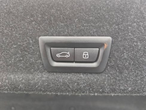 Used 2025 BMW 330i Sedan RWD image 39