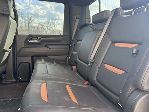 Used 2024 GMC Sierra 2500 AT4 w/ AT4 Premium Plus Package image 11