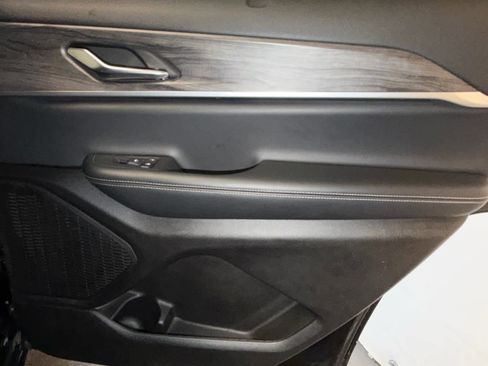 Used 2024 Jeep Grand Cherokee L Limited w/ Luxury Tech Group II image 38