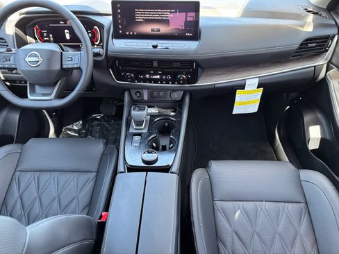 New 2026 Nissan Rogue Platinum w/ Platinum Premium Package AWD/4WD image 14