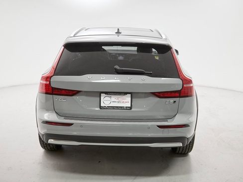 New 2026 Volvo V60 B5 Cross Country Ultra w/ Climate Package image 8