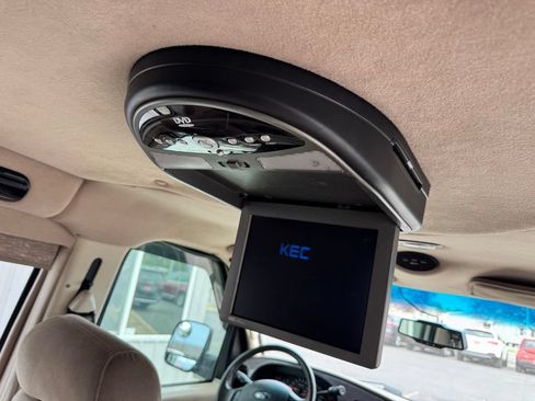 Used 2006 Ford E-150 and Econoline 150 RWD image 17
