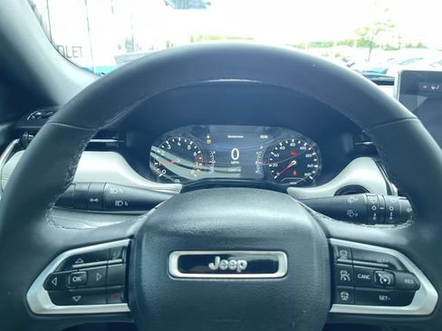 Used 2024 Jeep Compass Limited w/ Sun and Sound Group AWD/4WD image 12