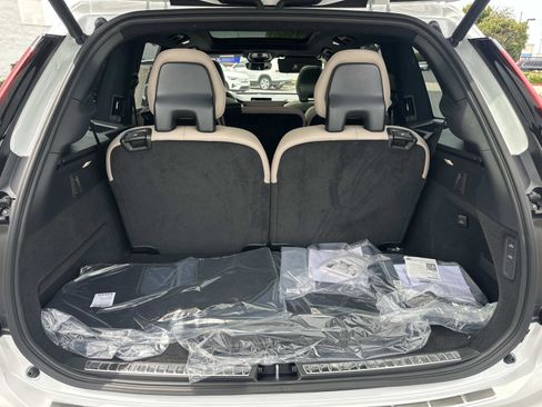 New 2026 Volvo XC90 T8 Ultra w/ Lounge Package AWD/4WD image 19