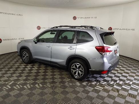 Used 2023 Subaru Forester Premium AWD/4WD image 7