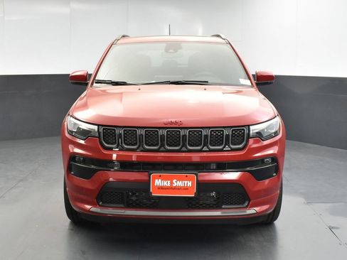 Used 2024 Jeep Compass Limited image 30