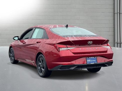 Used 2023 Hyundai Elantra SEL w/ Cargo Package FWD image 6