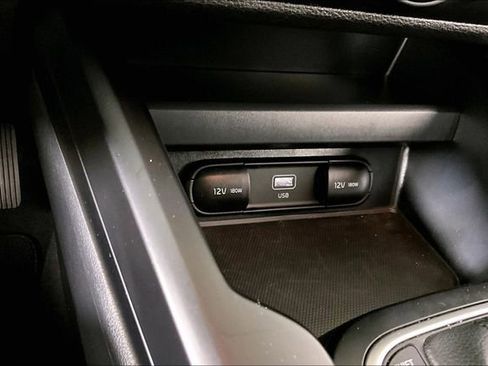 Certified 2024 Kia Soul LX FWD image 15