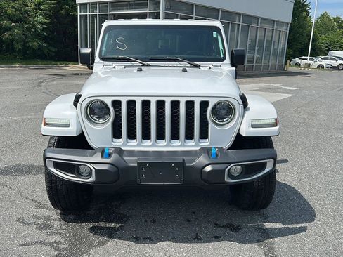 Used 2023 Jeep Wrangler Unlimited Sahara w/ Cold Weather Group AWD/4WD image 8