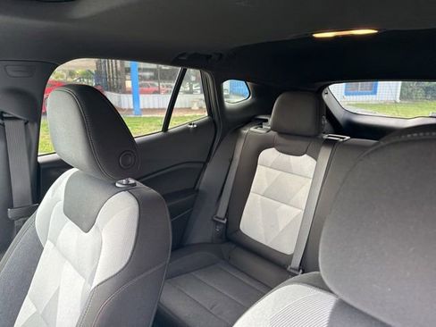 Used 2024 Chevrolet Trax RS w/ Sunroof Package FWD image 13