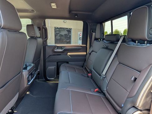 New 2026 GMC Sierra 3500 Denali w/ Denali Reserve Package AWD/4WD image 36