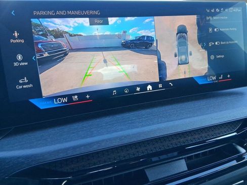 Used 2026 BMW 330i Sedan w/ Premium Package RWD image 24